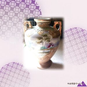 【木立に屋根のともる】オールドノリタケ 盛上 風景文 両耳花瓶 金彩