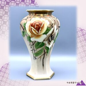 【黄薔薇ひらく六角の胴】オールドノリタケ 金盛 薔薇文 六角花瓶 金彩