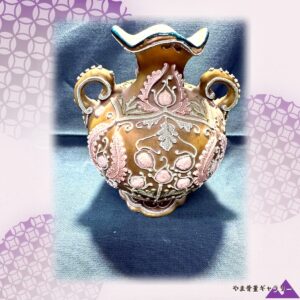 【掌にのる盛上の花園】オールドノリタケ 盛上 花文 両耳花瓶