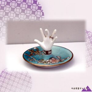 【白い手に指輪を預けて】オールドノリタケ コラレン 草花文 リングホルダー 金彩