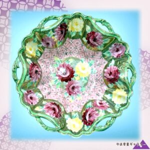 【薔薇が格子の褥に憩う】オールドノリタケ 盛上 薔薇文 両耳 飾鉢 金彩