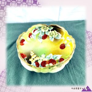 【野いちごの実る浅鉢】オールドノリタケ 盛上 苺文 飾鉢 金彩