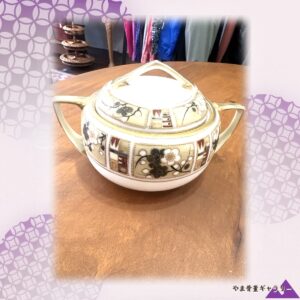 【幾何の窓に咲く梅】オールドノリタケ ジュエル装飾 梅文 蓋物 金彩