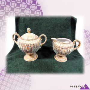 【緑珠が金地を埋めつくす】オールドノリタケ 盛上 ジュエル装飾 シュガー&クリーマー