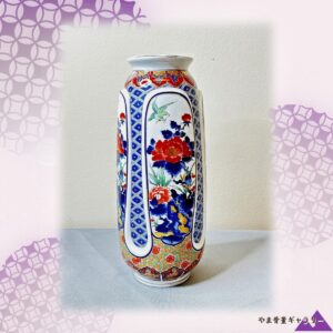 【藍と朱が織りなす花鳥】伊万里焼 色絵金彩 花鳥文 花瓶