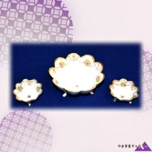 【小花が連なる金縁の三つ揃い】オールドノリタケ 金彩 花文 三客飾鉢