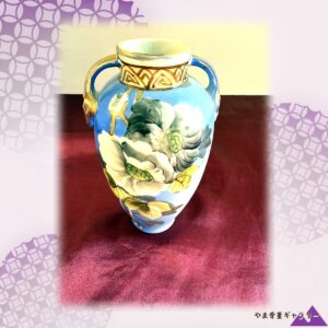 【淡青に浮かぶ灰白の花】オールドノリタケ 手描き 花文 両耳花瓶 金彩