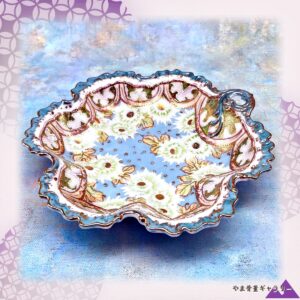 【波打つ縁に菊が咲く】オールドノリタケ 盛上 菊文 鉢 金彩