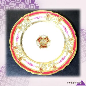 【臙脂の帯に花ひらく】オールドノリタケ 金盛 薔薇文 飾皿 金彩