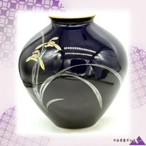 【瑠璃の闇にひらく蘭】香蘭社 瑠璃地 蘭文 花瓶 金彩