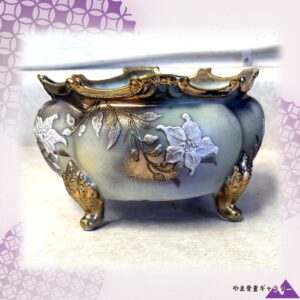 【白く盛り上がる花影】オールドノリタケ 盛上 草花文 飾鉢 金彩