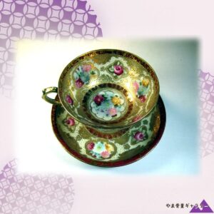【金の地にひらく花の窓】オールドノリタケ 金盛 ジュエル装飾 花文 カップ&ソーサー