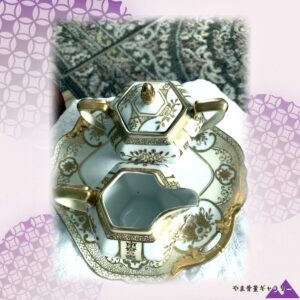 【金にきらめく六角の卓飾り】オールドノリタケ 金彩 クリーマー シュガー トレイ 三点組
