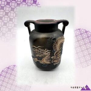 【黒地に身をくねらす龍】オールドノリタケ 盛上 龍文 双耳花瓶