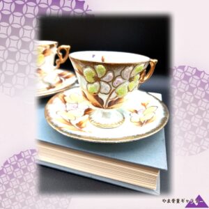 【ビーズが宿す虹の粒】オールドノリタケ コラレン ラスター彩 草花文 カップ＆ソーサー 二客