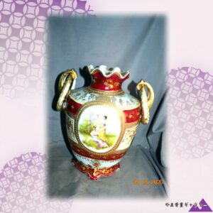 【春野に遊ぶ二人の乙女】オールドノリタケ ジュエル装飾 人物文 双耳花瓶 金彩