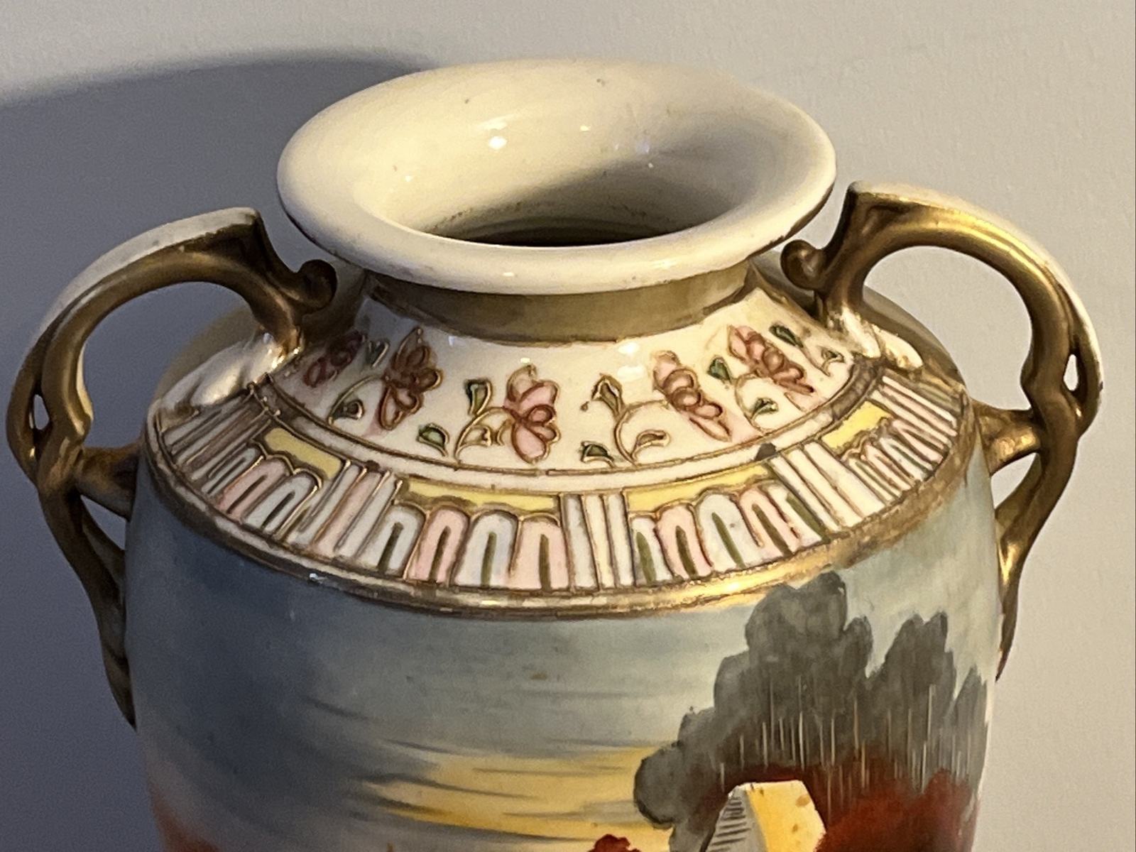 【茜さす里へ続く道】オールドノリタケ 風景文 両耳花瓶 金彩 - 画像 (3)