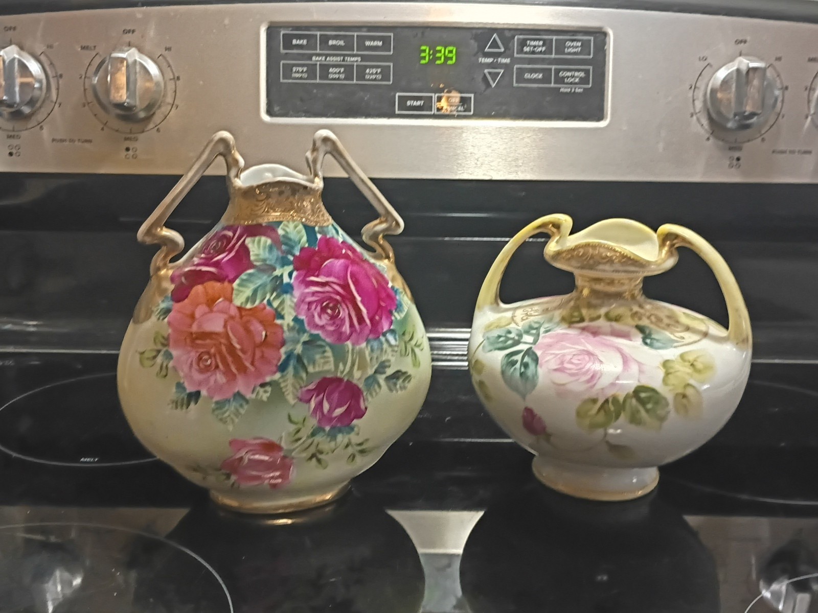 【金肩に咲きあふれる薔薇】オールドノリタケ 薔薇文 両耳花瓶 金彩 - 画像 (2)
