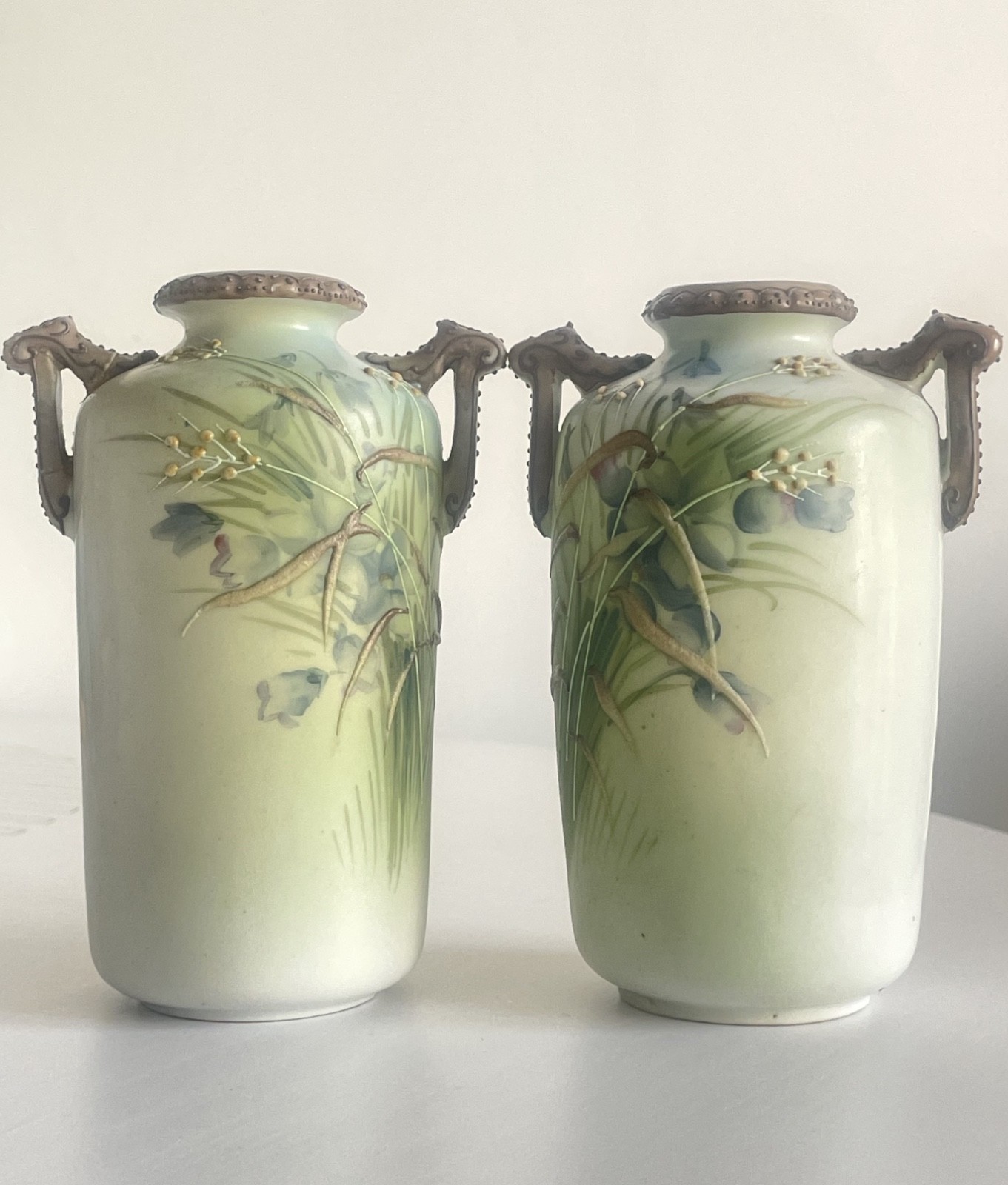 【釣鐘草がそよぐ一対】オールドノリタケ 盛上 草花文 花瓶 ペア - 画像 (2)