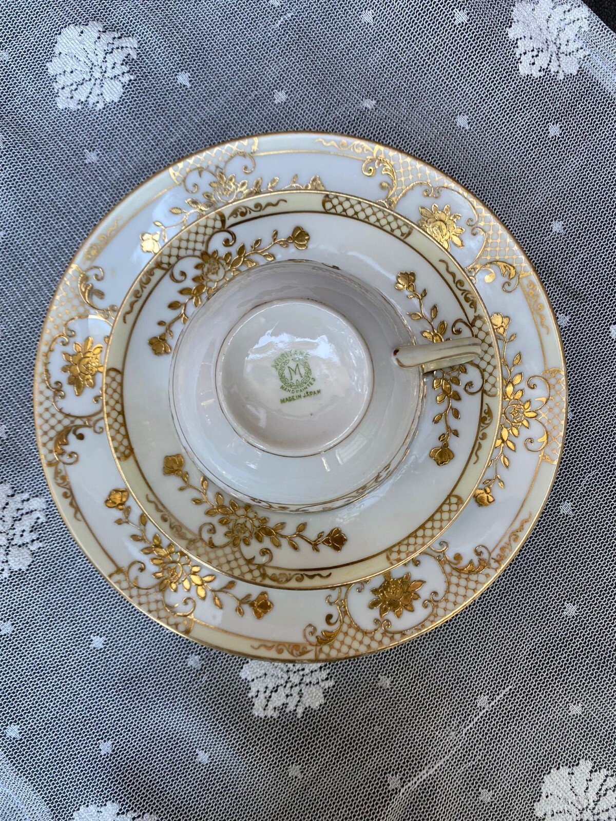 【金線がえがく静かな食卓】オールドノリタケ 金彩 唐草文 トリオ三点 カップ&ソーサー - 画像 (2)