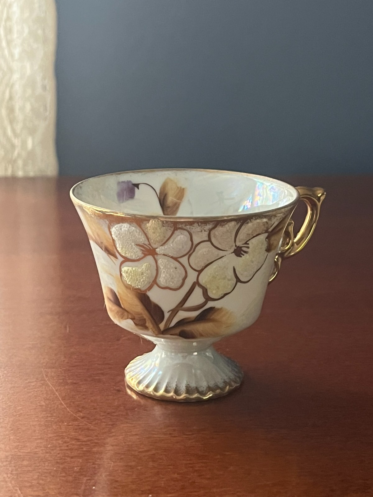 【玉虫色にひらく花水木】オールドノリタケ コラレン ラスター彩 デミタスカップ&ソーサー 金彩 - 画像 (2)