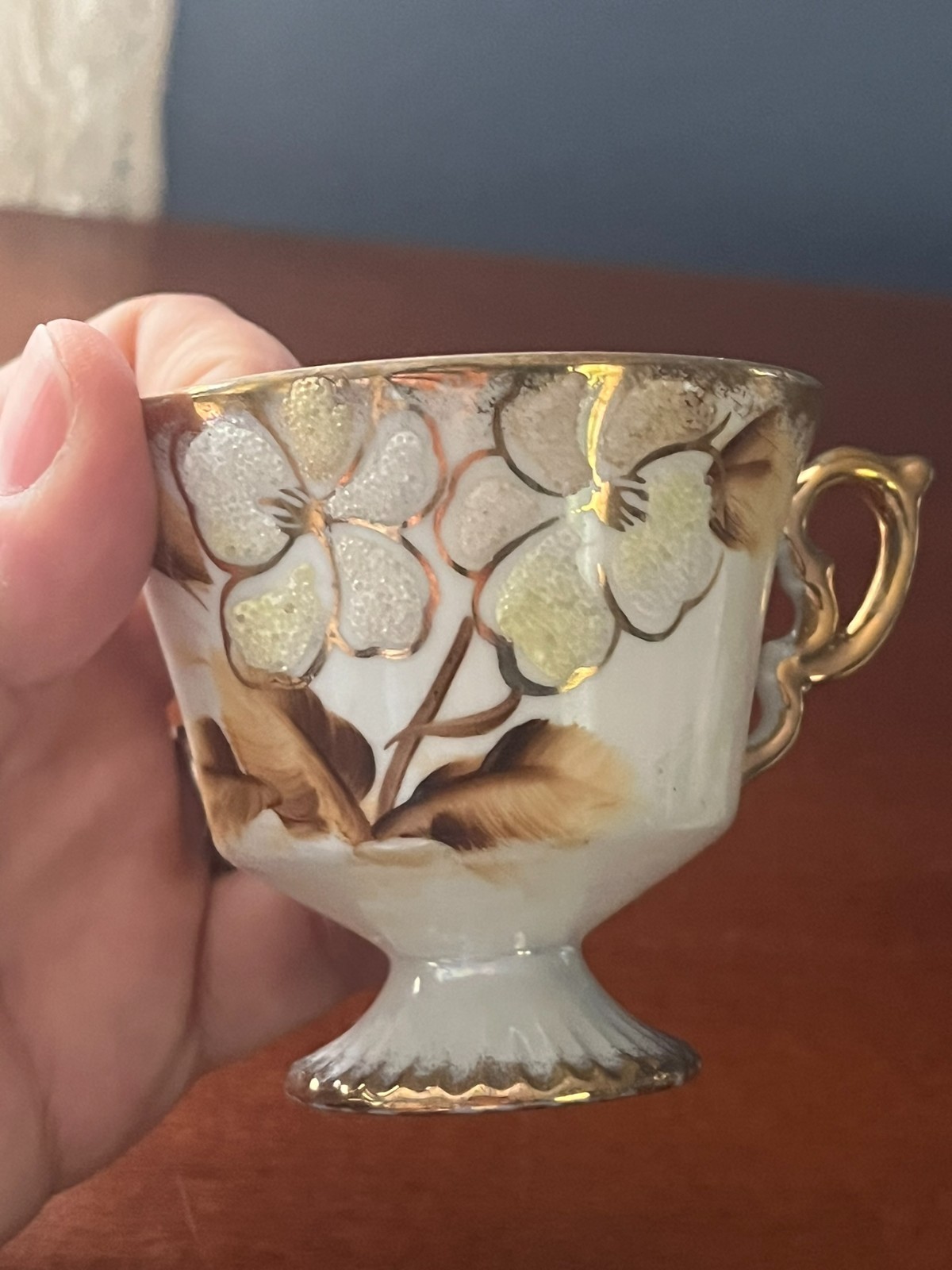 【玉虫色にひらく花水木】オールドノリタケ コラレン ラスター彩 デミタスカップ&ソーサー 金彩 - 画像 (3)