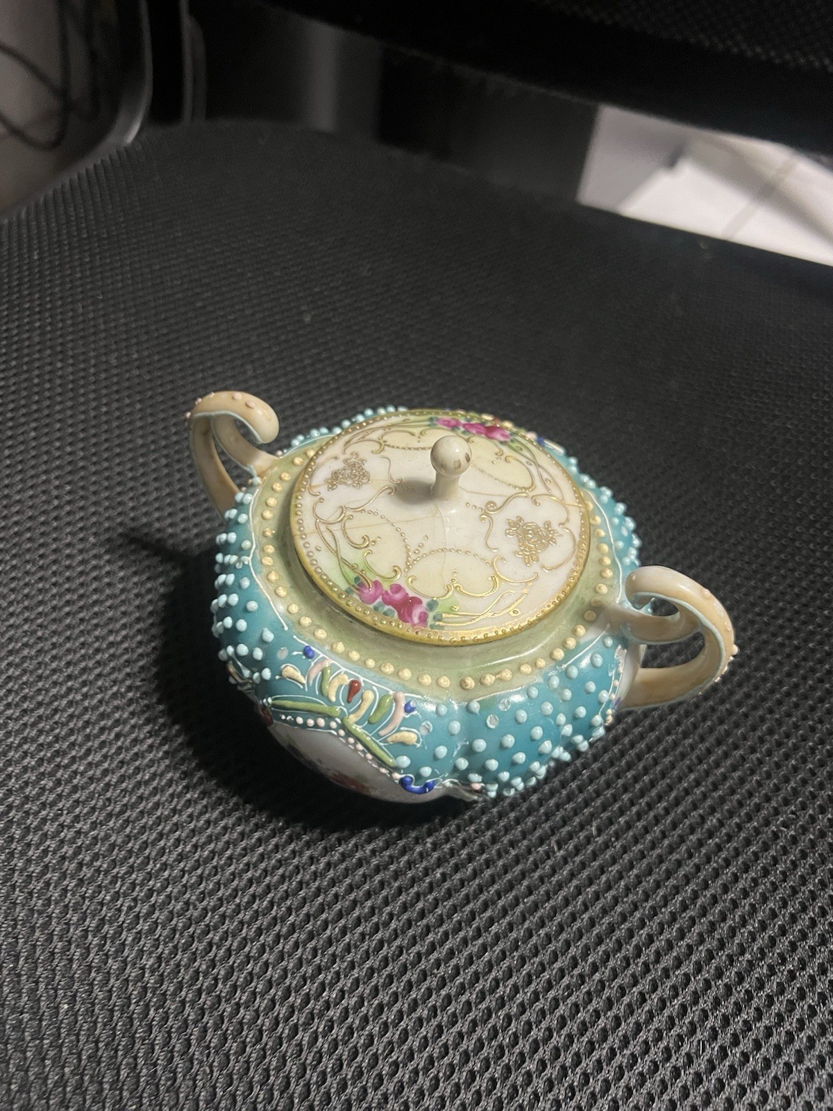 【碧の粒が埋める蓋物】オールドノリタケ 盛上 花文 蓋物 金彩 - 画像 (2)