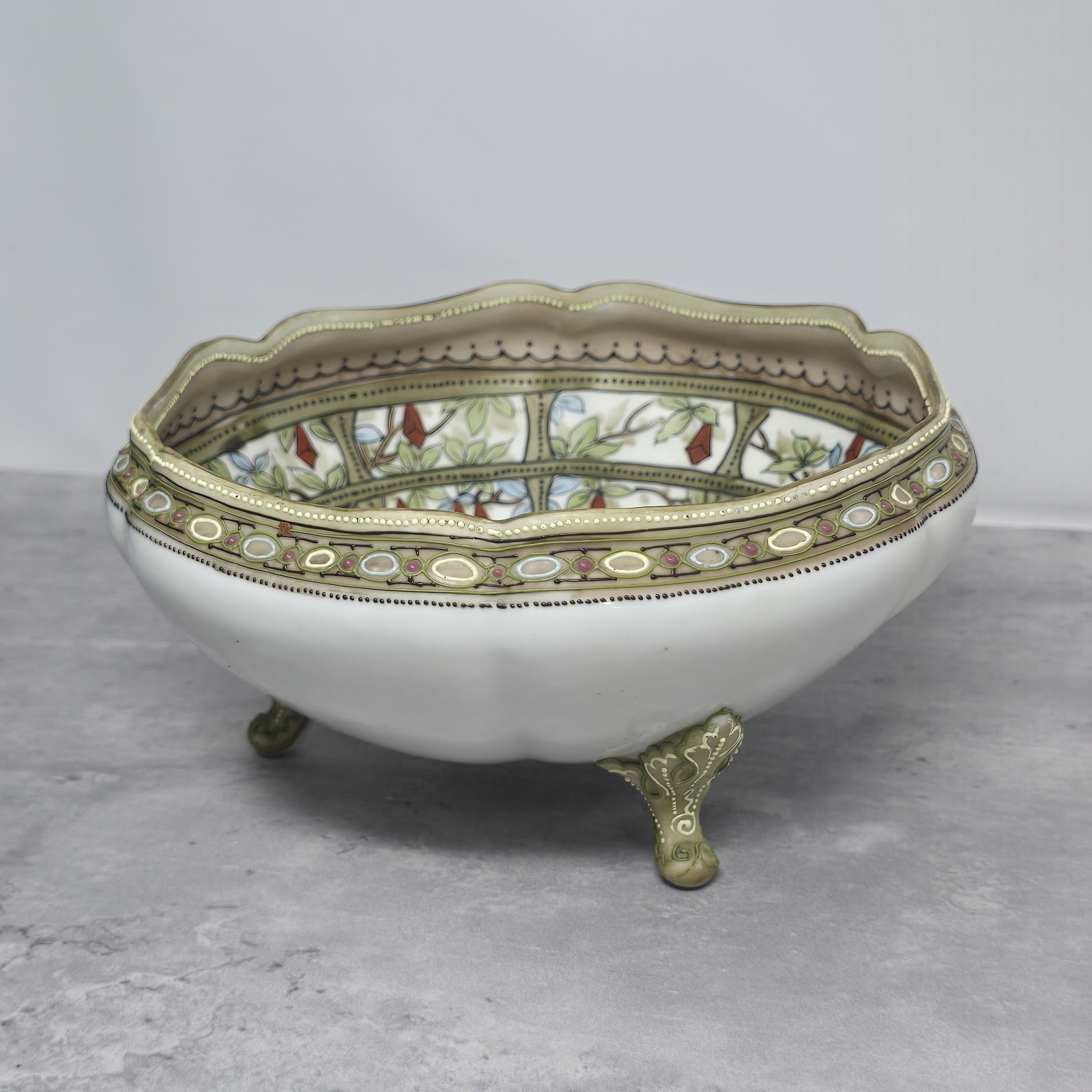 【宝玉が縁取る木立の庭】オールドノリタケ ジュエル装飾 草花文 飾鉢 金彩 - 画像 (2)