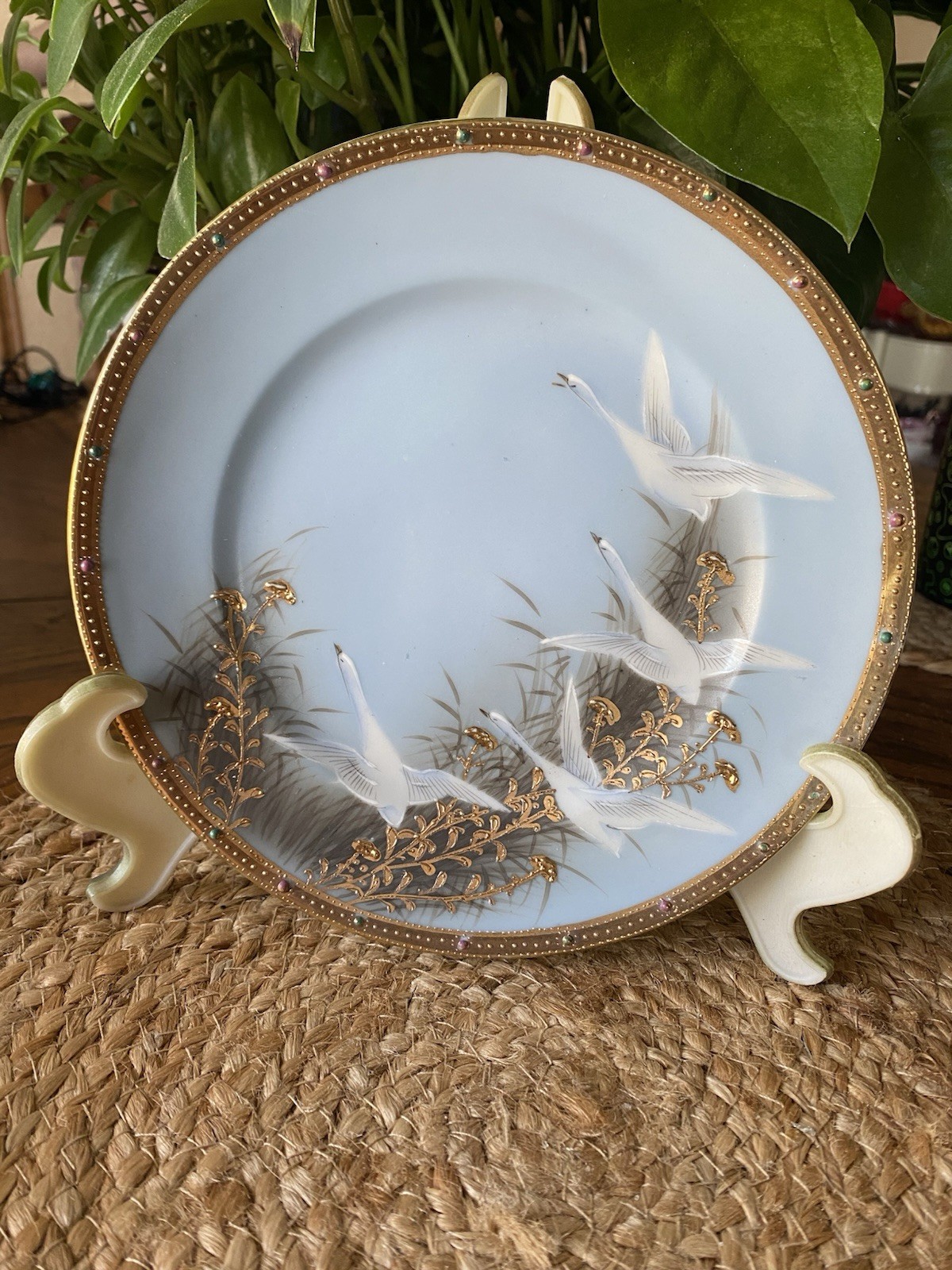 【白鳥が金の葦を発つ】オールドノリタケ フライングスワン 盛上 飾皿 金彩 - 画像 (2)