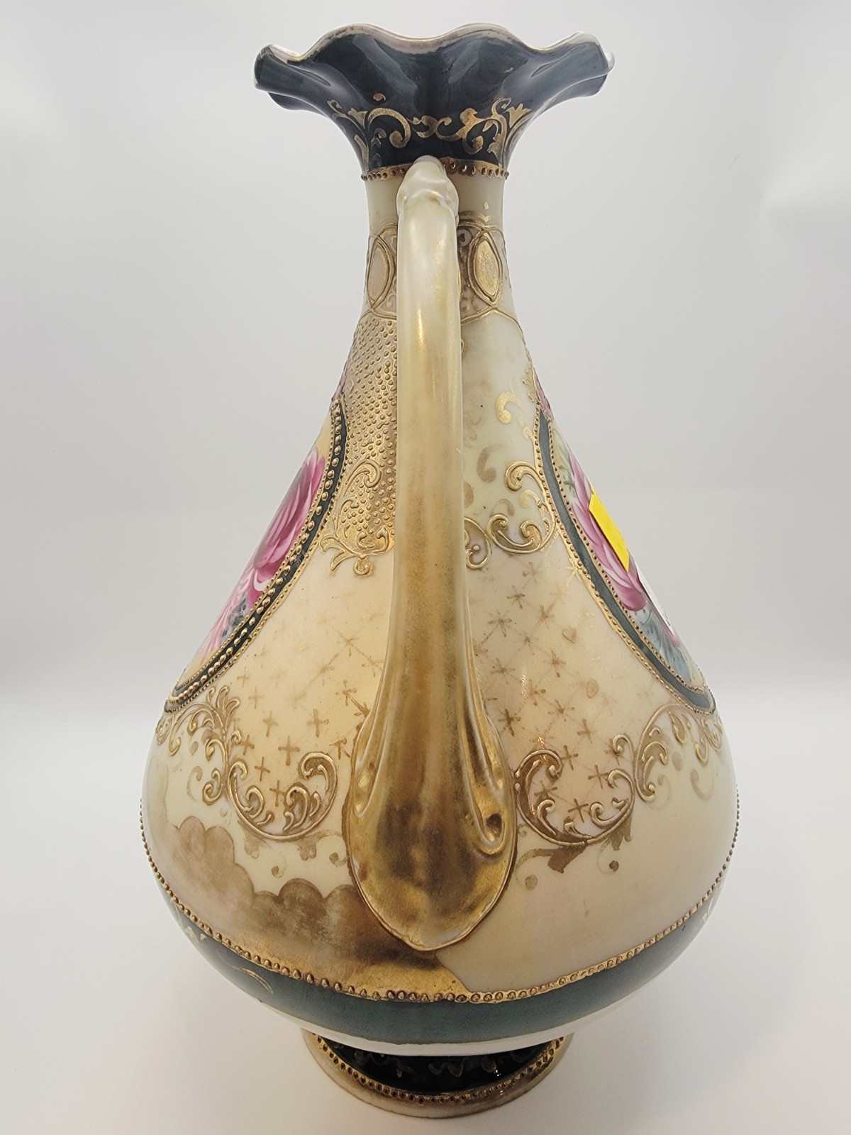 【瑠璃の縁に大輪の花】オールドノリタケ 金盛 牡丹文 両耳花瓶 金彩 - 画像 (2)