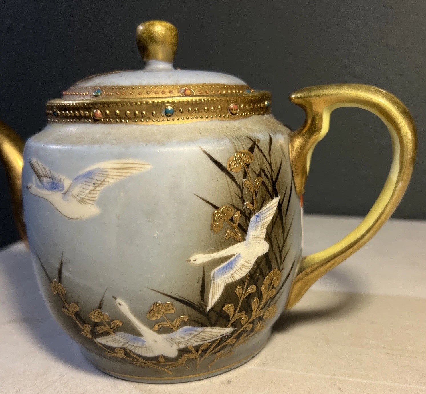 【金の芦辺をわたる白鳥】オールドノリタケ フライングスワン ティーポット 金彩 - 画像 (2)