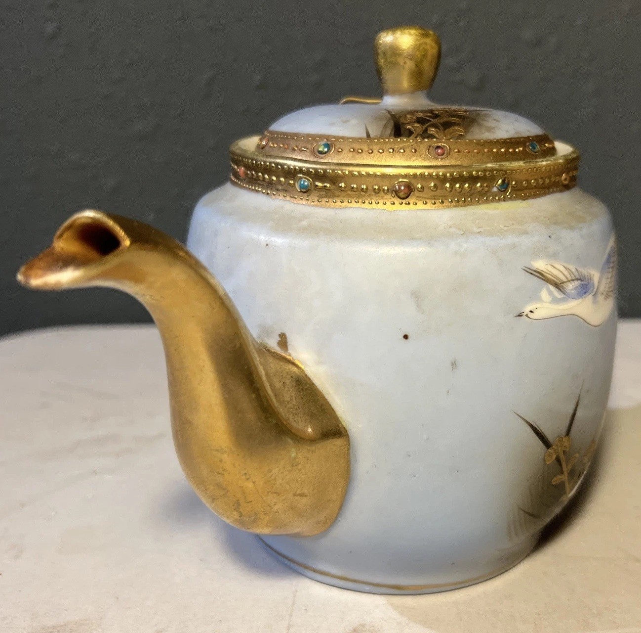 【金の芦辺をわたる白鳥】オールドノリタケ フライングスワン ティーポット 金彩 - 画像 (3)