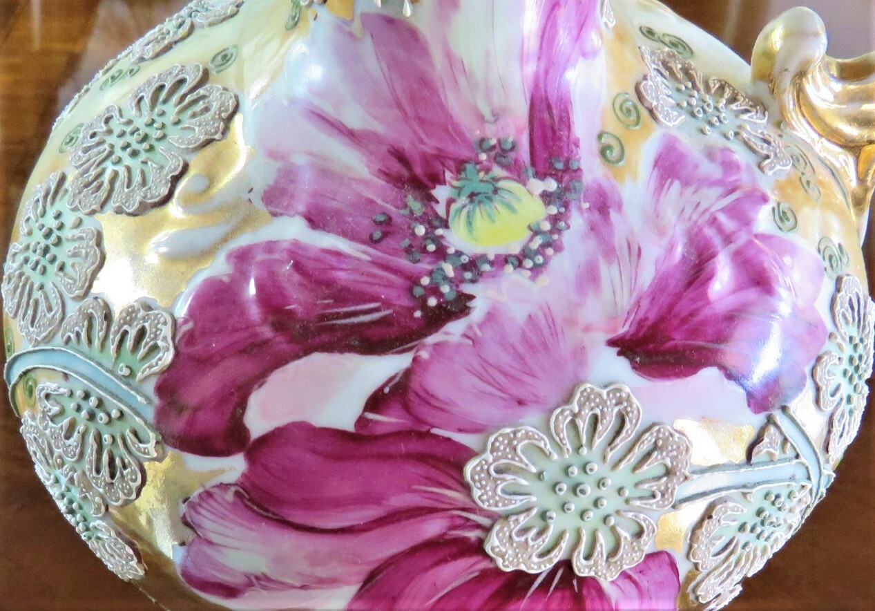 【白い盛上に咲く大輪】オールドノリタケ 盛上 芥子文 飾水注 金彩 - 画像 (2)