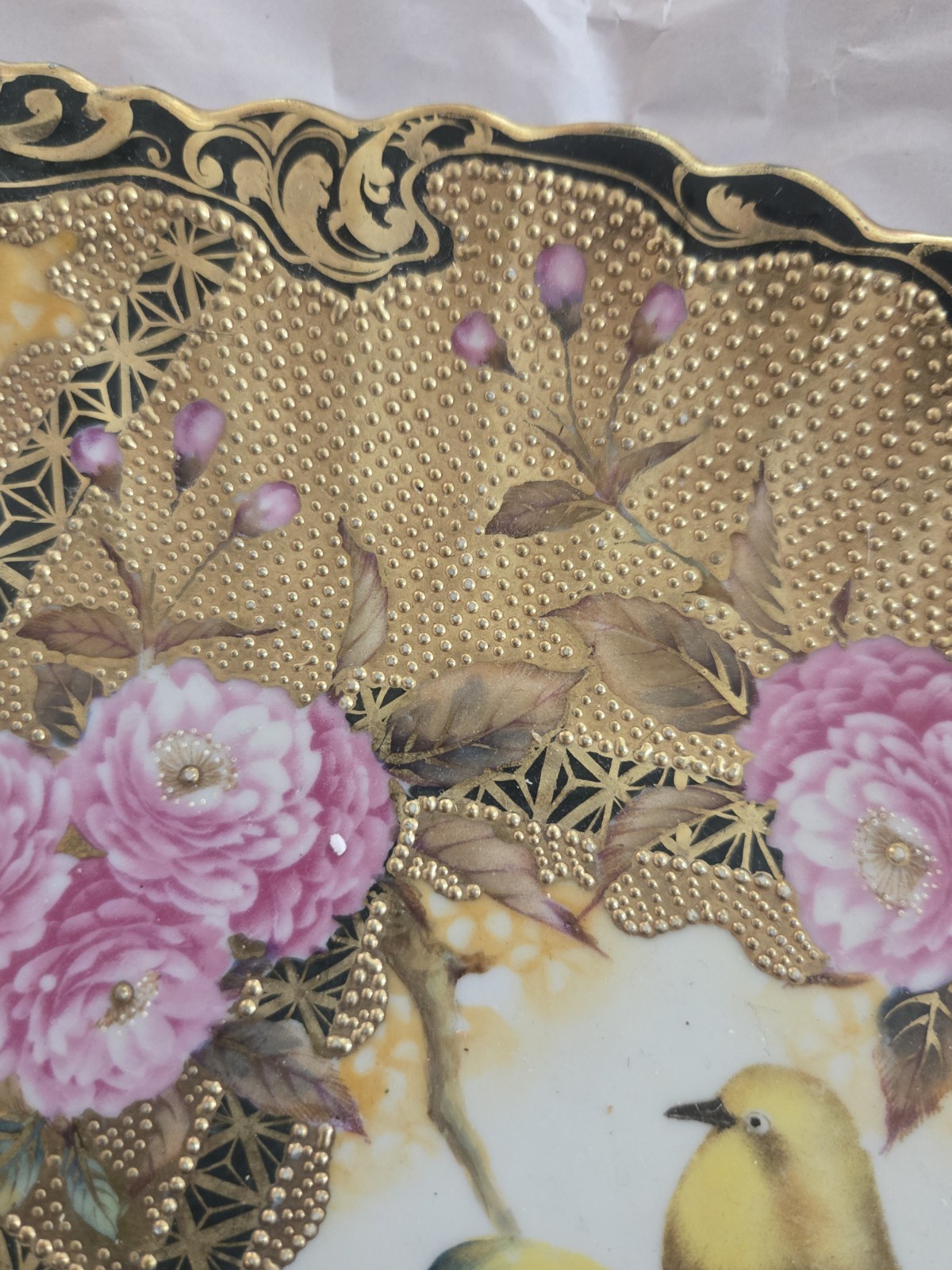【金の野に憩うつがい】オールドノリタケ タペストリー 花鳥文 飾皿 金彩 - 画像 (2)