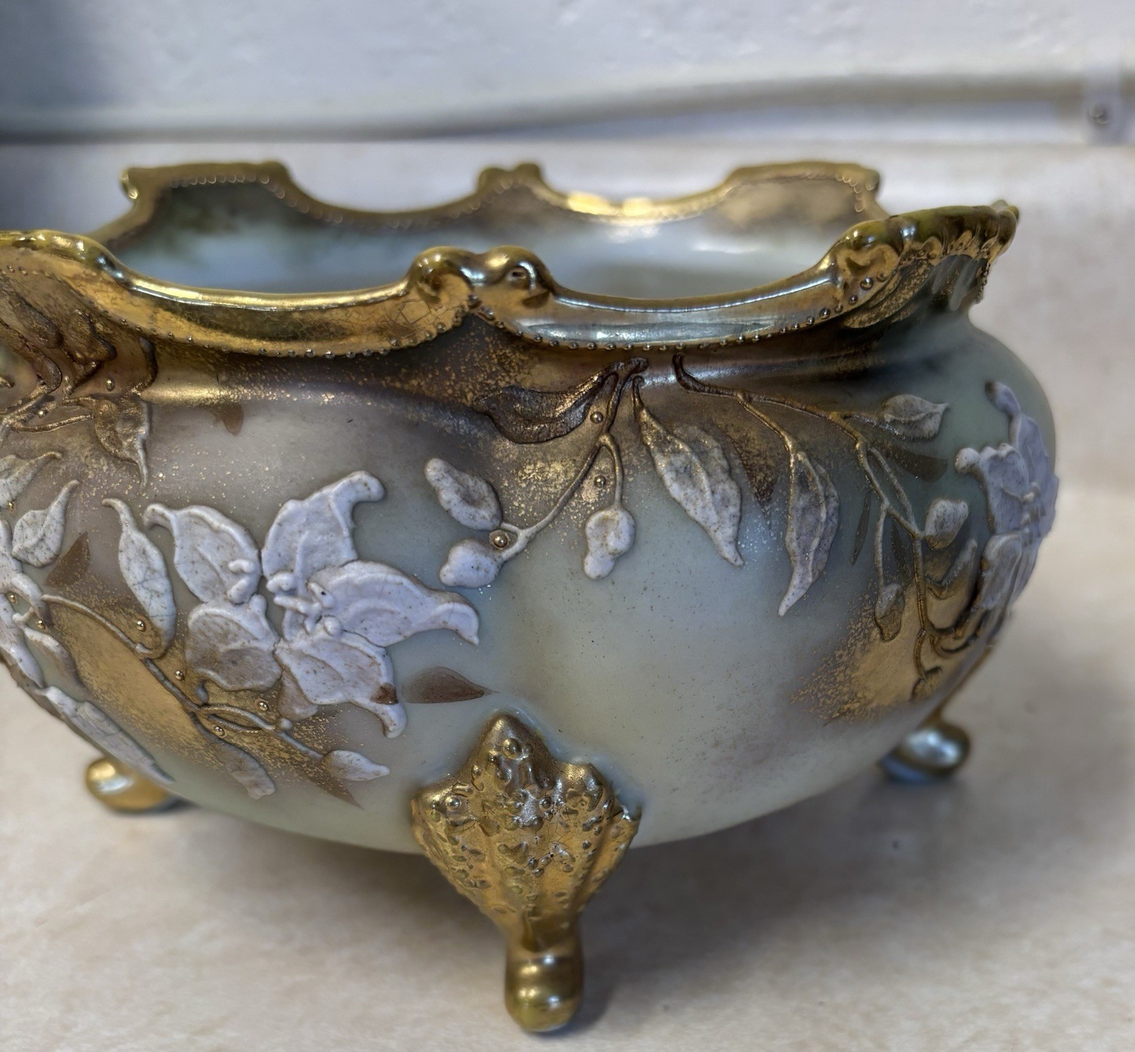 【白く盛り上がる花影】オールドノリタケ 盛上 草花文 飾鉢 金彩 - 画像 (3)