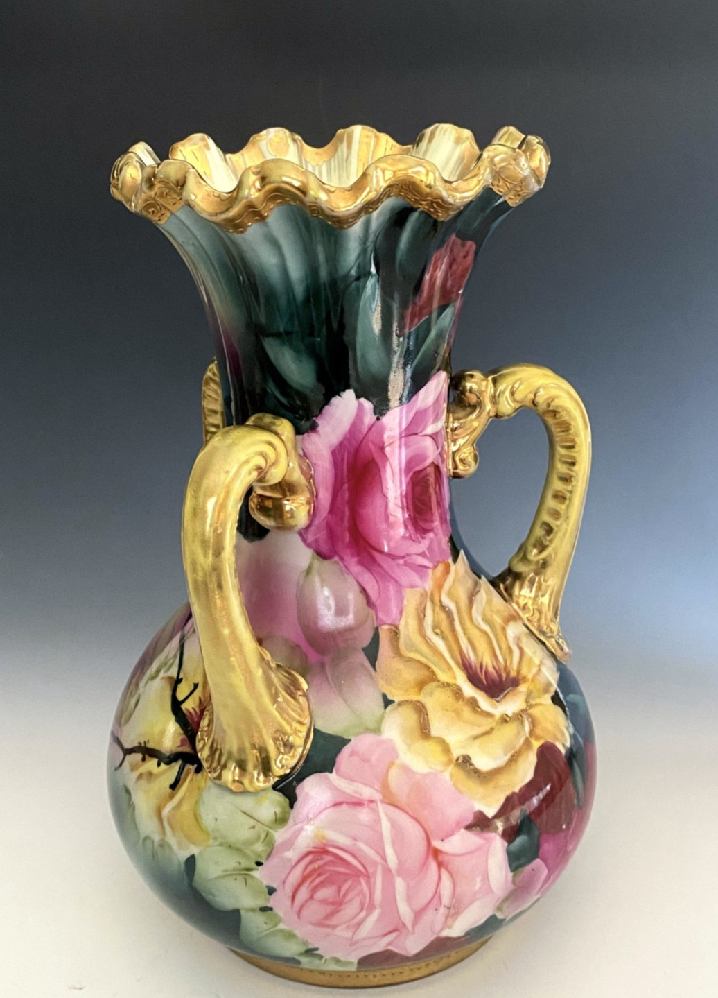 【深緑に咲きこぼれる薔薇】オールドノリタケ 金彩 薔薇文 双耳花瓶 - 画像 (2)