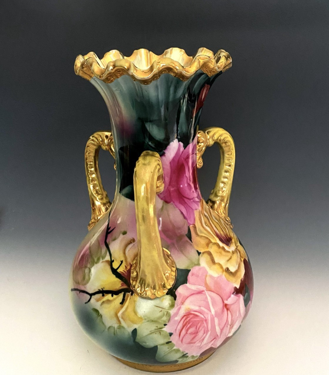 【深緑に咲きこぼれる薔薇】オールドノリタケ 金彩 薔薇文 双耳花瓶 - 画像 (3)