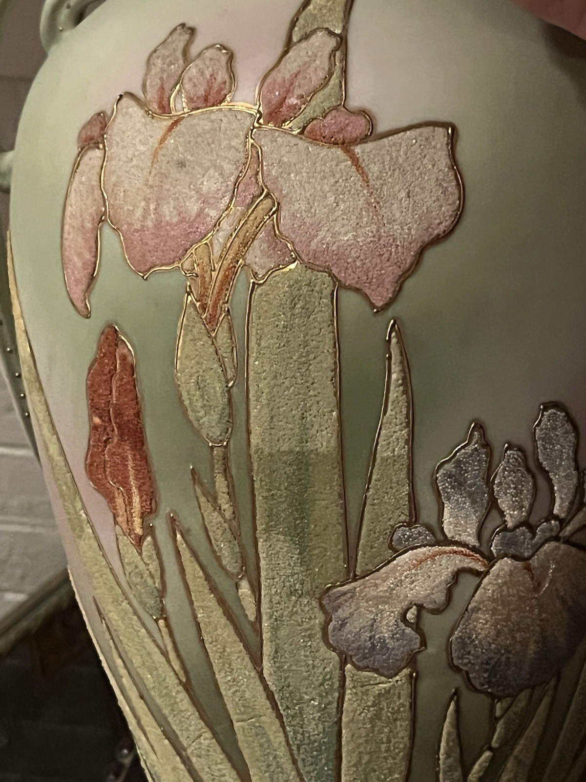【粒の輝きに菖蒲ひらく】オールドノリタケ コラレン 菖蒲文 両耳花瓶 金彩 - 画像 (3)