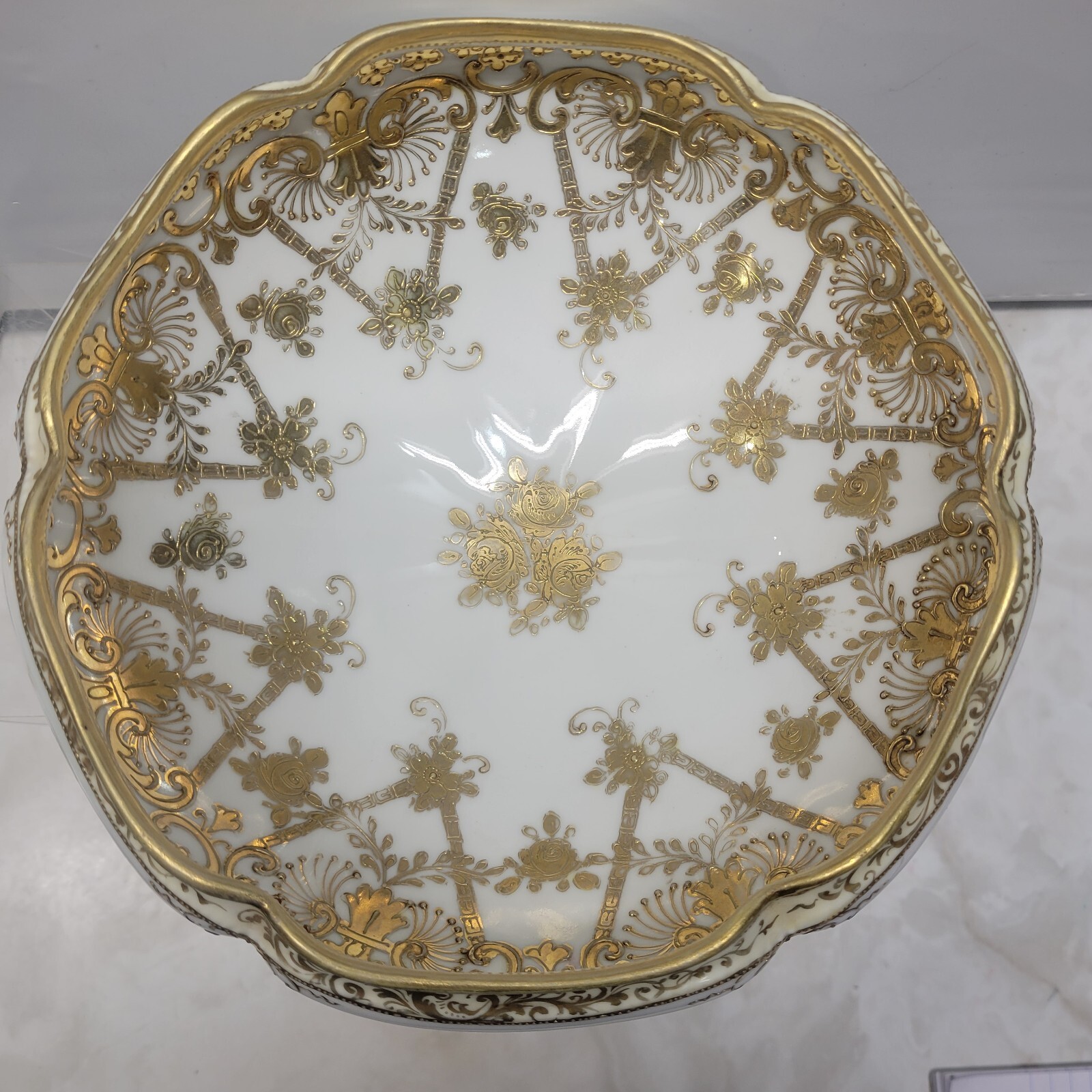 【白磁に金が織る蔓】オールドノリタケ 金盛 唐草文 飾鉢 - 画像 (2)