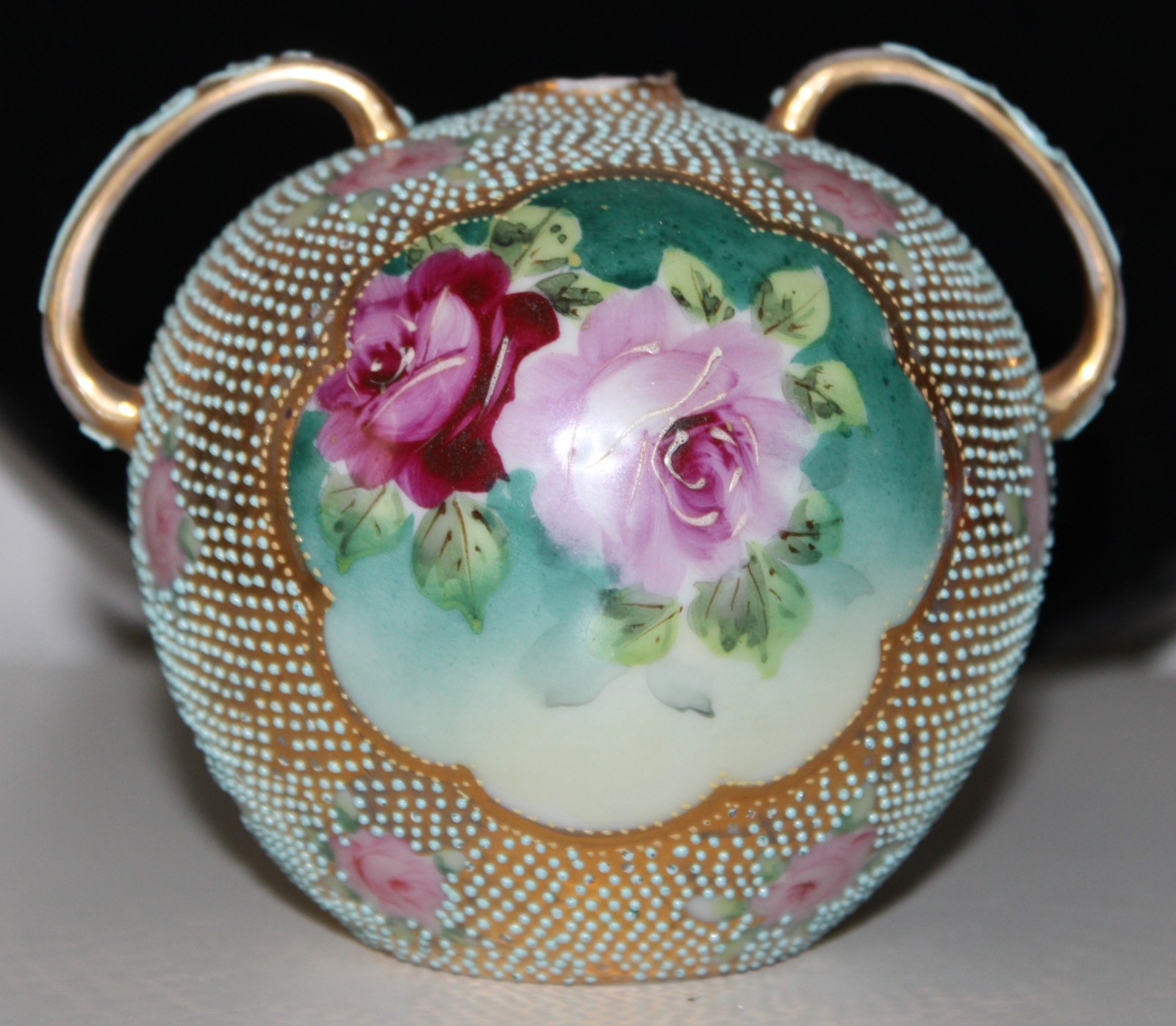 【粒だつ金地に咲く三輪】オールドノリタケ ビーディング 薔薇文 両耳花瓶 金彩 - 画像 (2)