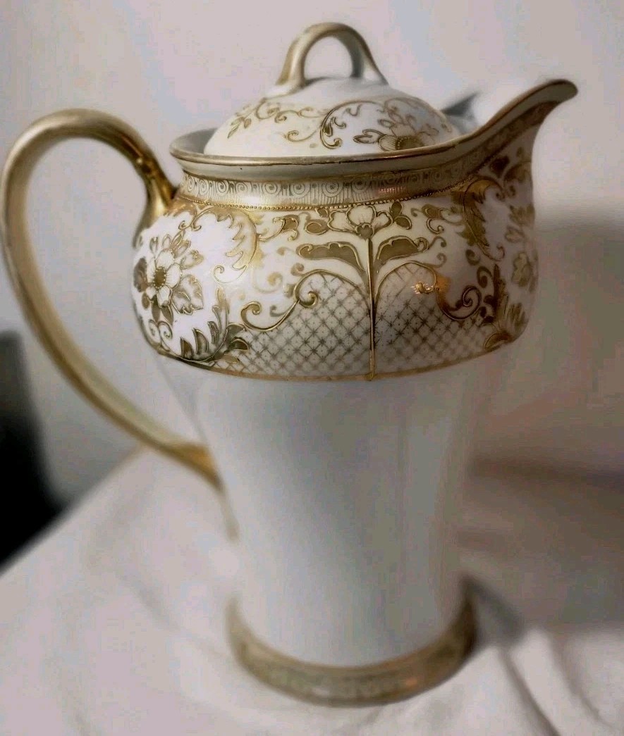 【金彩の蔓が宴をくゆらす】オールドノリタケ 金盛 花唐草文 チョコレートポット 金彩 - 画像 (2)