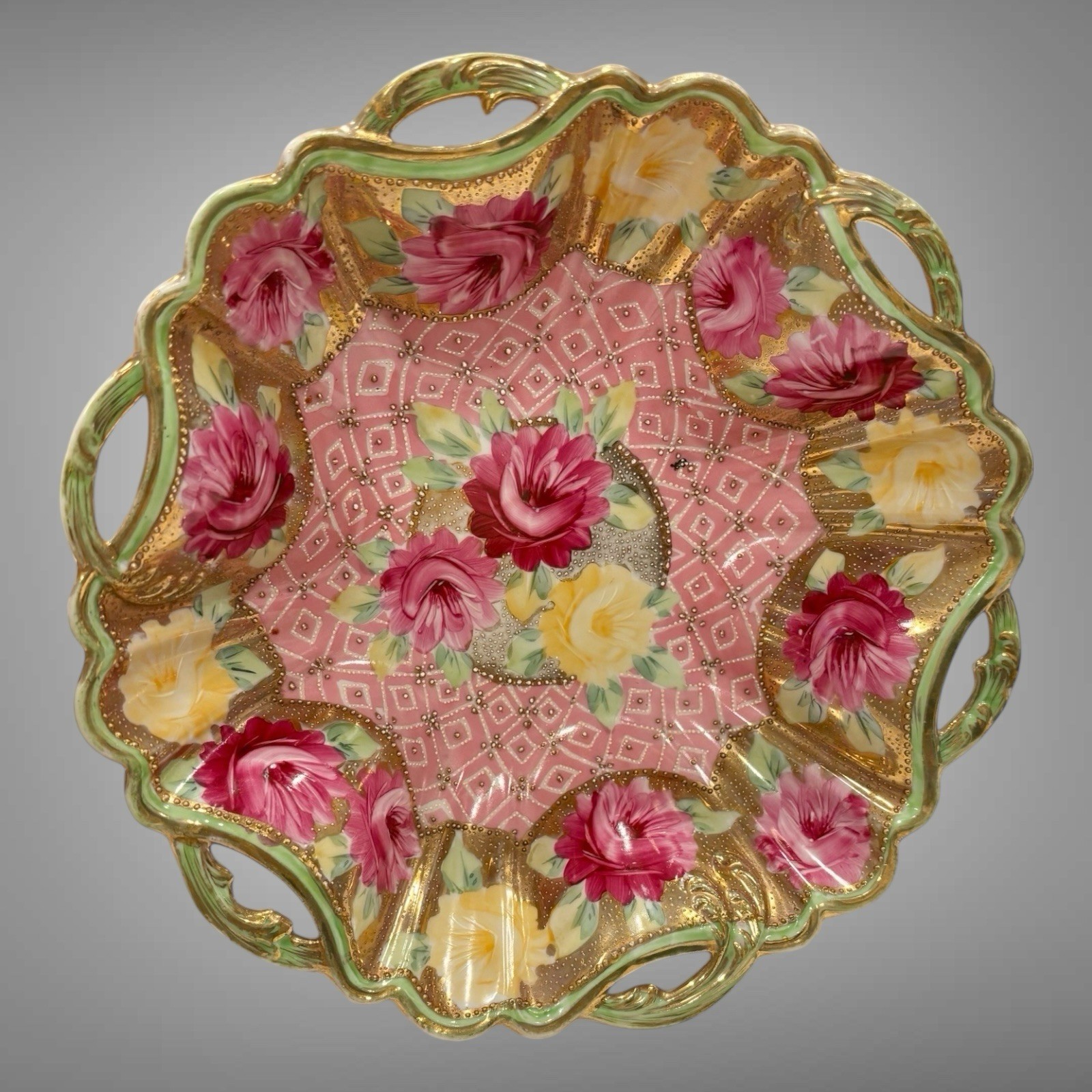 【薔薇が格子の褥に憩う】オールドノリタケ 盛上 薔薇文 両耳 飾鉢 金彩 - 画像 (2)