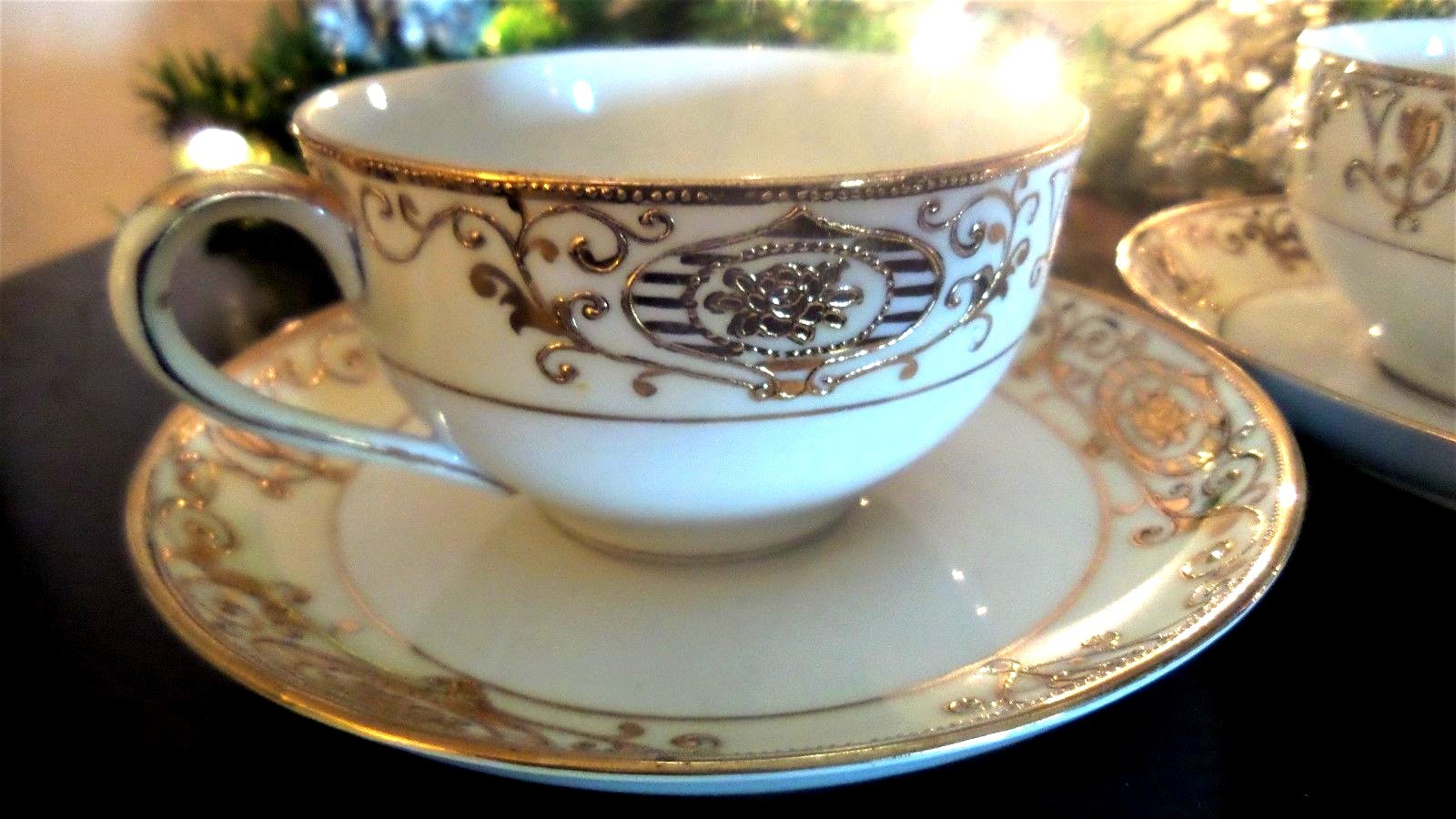 【乳白に映える金の唐草】オールドノリタケ 金盛 唐草文 カップ&ソーサー三客 - 画像 (3)