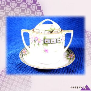【野ばら咲く食卓の名残】オールドノリタケ 盛上 薔薇文 蓋物 金彩