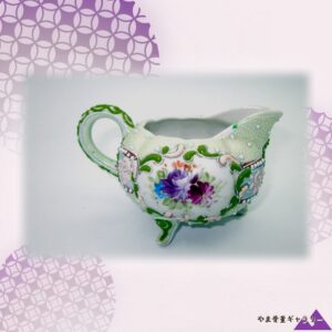 【緑の唐草に憩う花束】オールドノリタケ 盛上 花文 クリーマー 色絵
