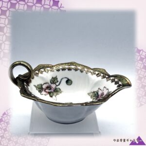 【金の粒に囲まれる野薔薇】オールドノリタケ 金盛 薔薇文 木の葉形 手付皿 金彩