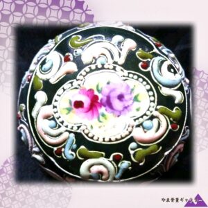 【掌にのる盛上の小箱】オールドノリタケ 盛上 薔薇文 蓋物