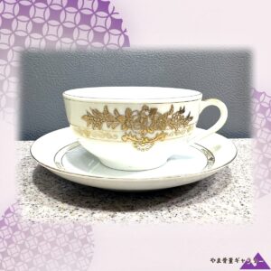 【白磁に金の花が帯を成す】オールドノリタケ 金盛 花文 カップ＆ソーサー 金彩