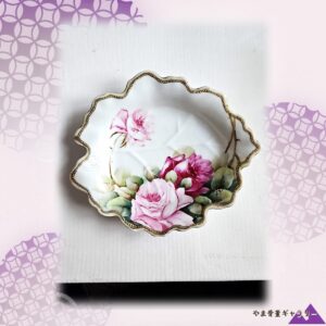 【木の葉に薔薇がしたたる】オールドノリタケ 薔薇文 木の葉皿 金彩ビーディング