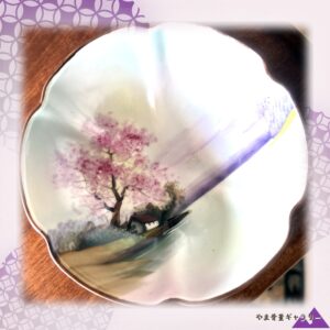 【桜咲く岸辺の一軒家】オールドノリタケ 手描き 風景文 三つ足鉢 金彩